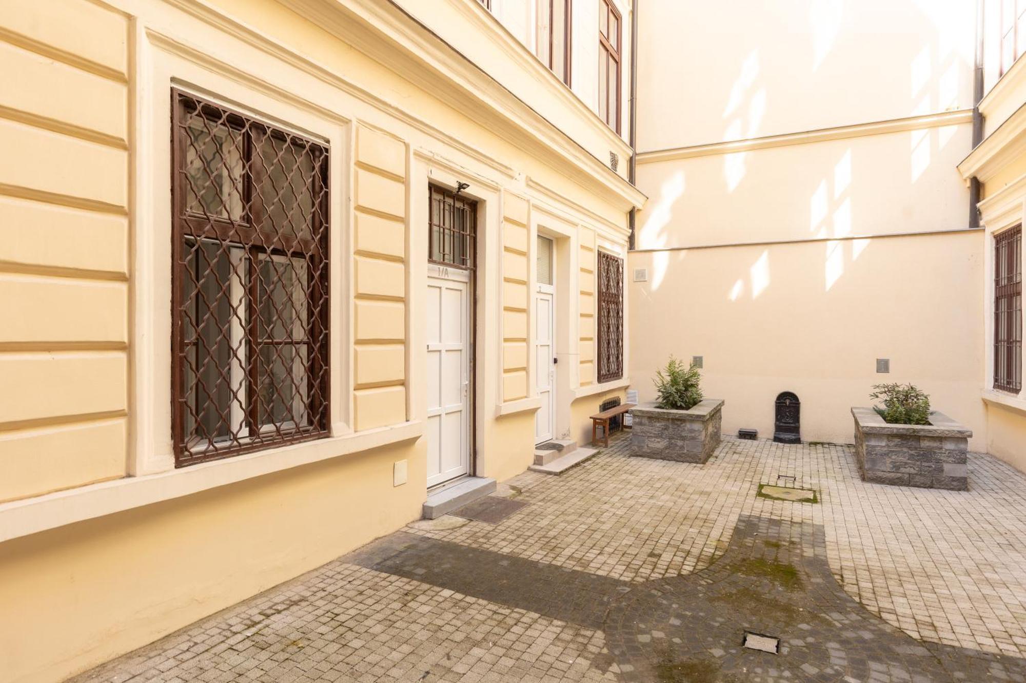 Lucky 54 Apartment Budapest Kültér fotó